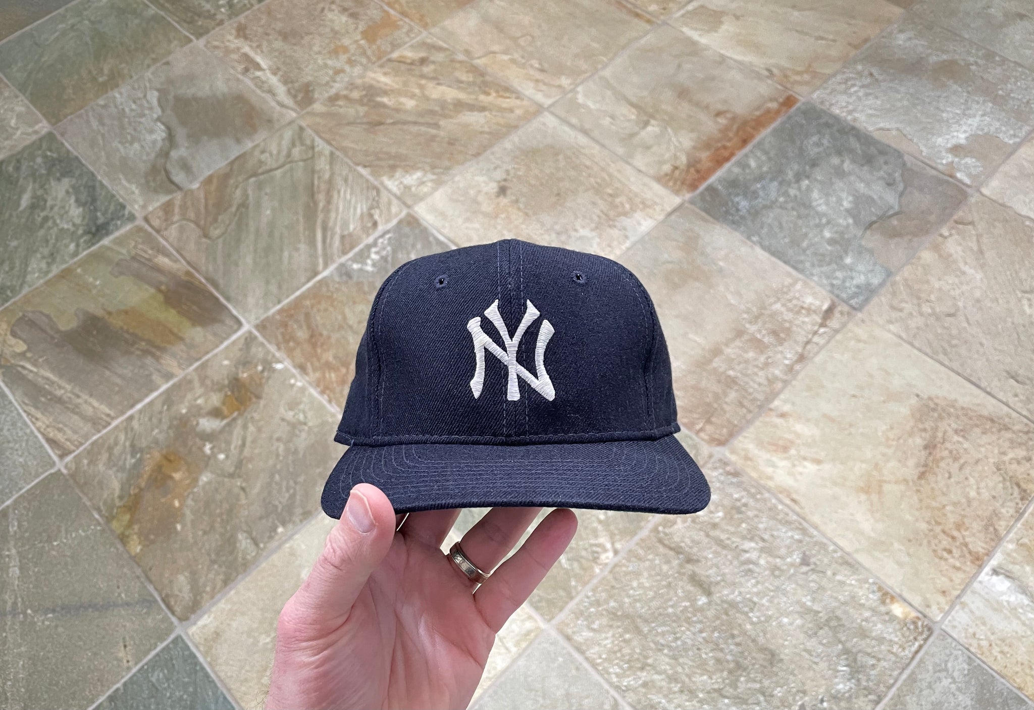 New Vintage 90's NYY New York Yankees MLB Logo 7 Athletic Hat Cap