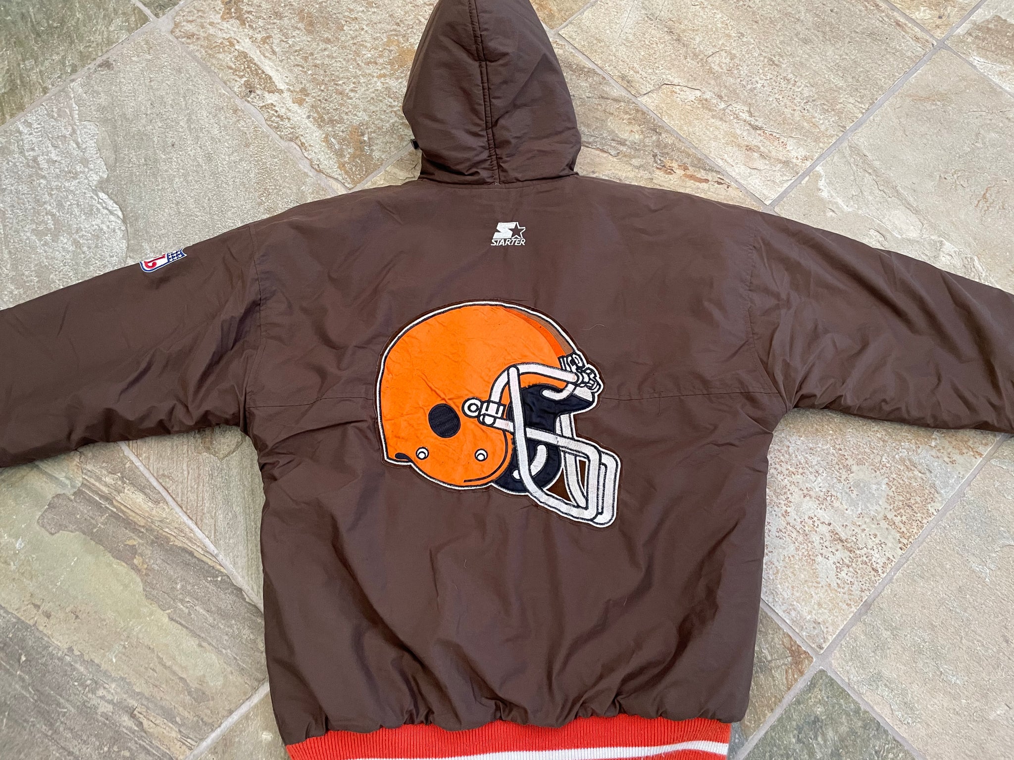 Cleveland Browns NFL Logo Athletic Vintage Puffer Jacket