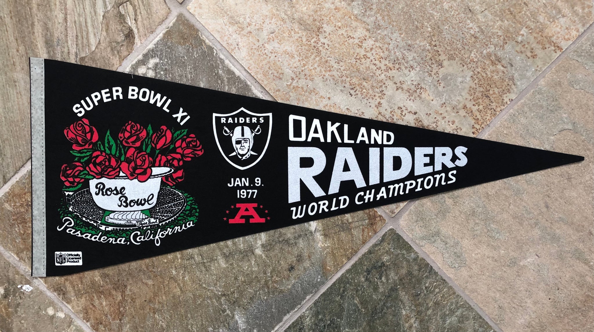 Vintage 1977 Oakland Raiders Super bowl XI Champions Pennant