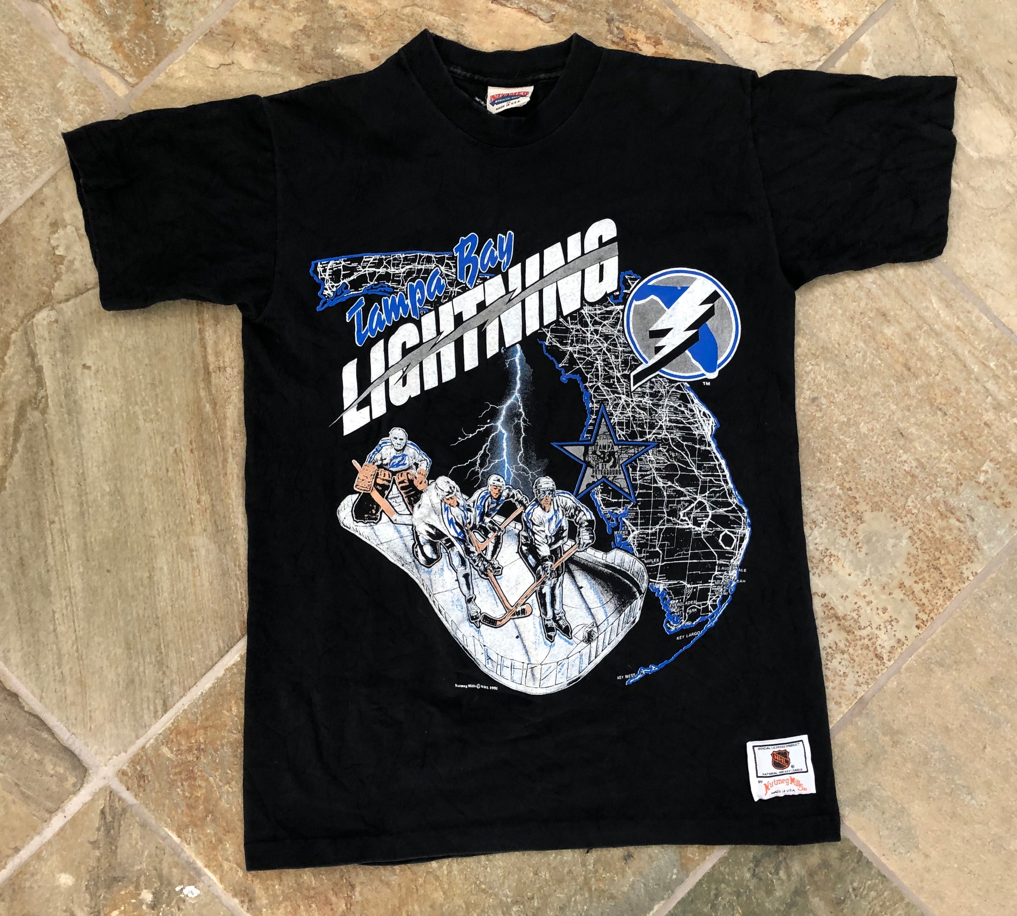  Tampa Bay Hockey Team The Bolts Vintage Florida Est 1992 T-Shirt  : Clothing, Shoes & Jewelry