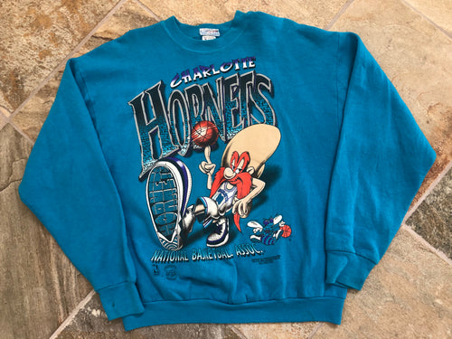 Vintage Charlotte Hornets Looney Tunes Magic Johnson Tees Basketball Sweatshirt, Size XL