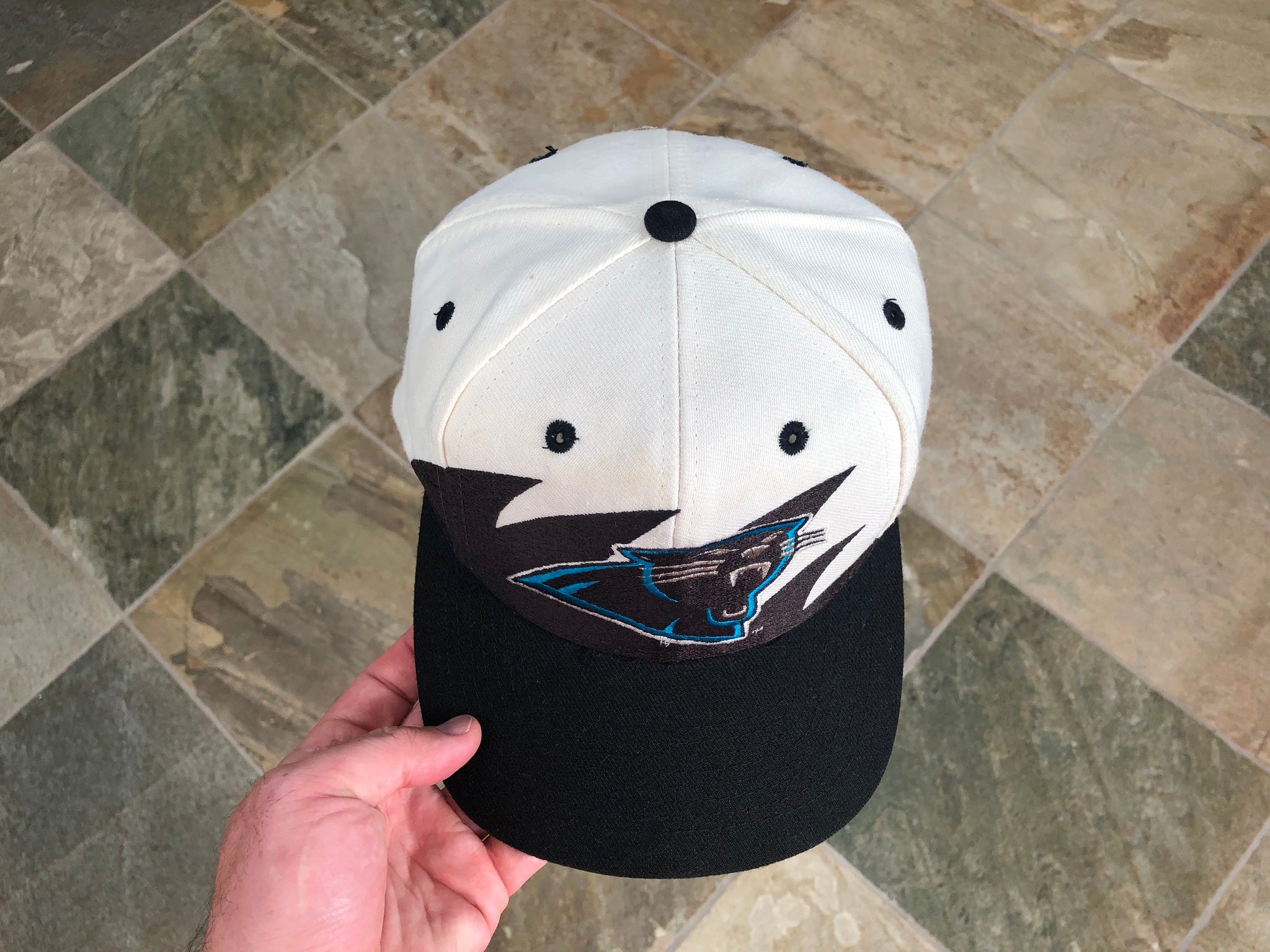 Vintage NFL Carolina Panthers Logo Athletic Splash Snapback Hat – 