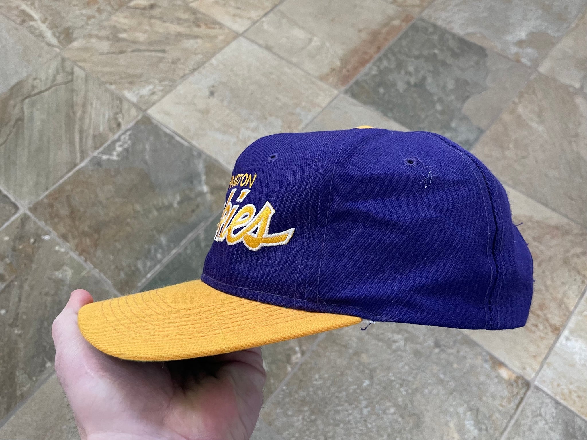 Vintage 1990s Sports Specialties NCAA University of Washington UW Udub  Huskies Velcro Hat for Sale in Tacoma, WA - OfferUp