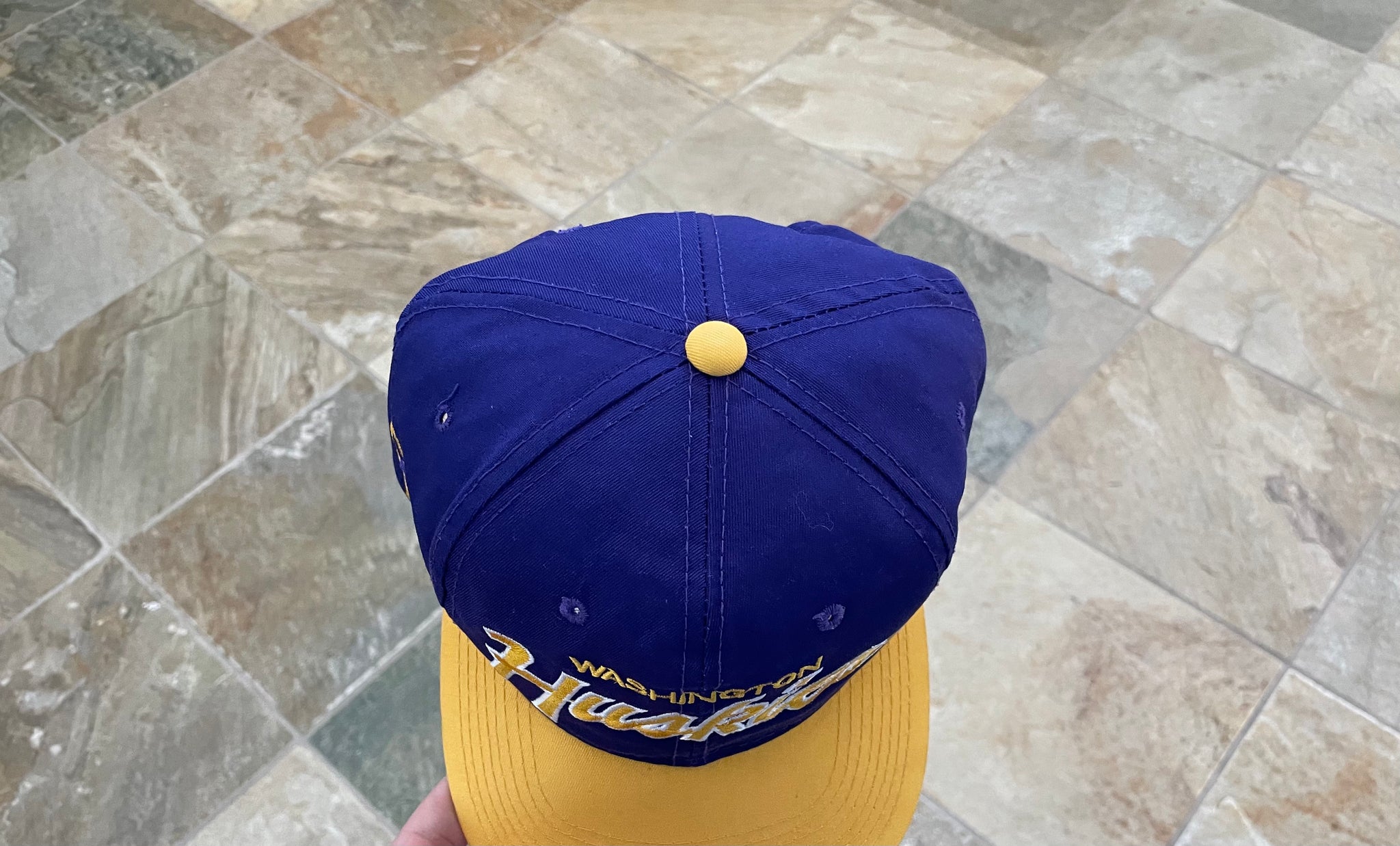 Vintage 1990s Sports Specialties NCAA University of Washington UW Udub  Huskies Velcro Hat for Sale in Tacoma, WA - OfferUp