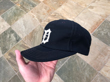 Load image into Gallery viewer, Vintage Detroit Tigers Snapback Baseball Hat