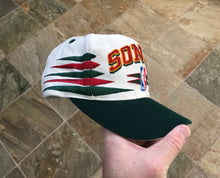 Load image into Gallery viewer, Vintage Seattle SuperSonics Logo Athletic Diamond SnapBack Basketball Hat