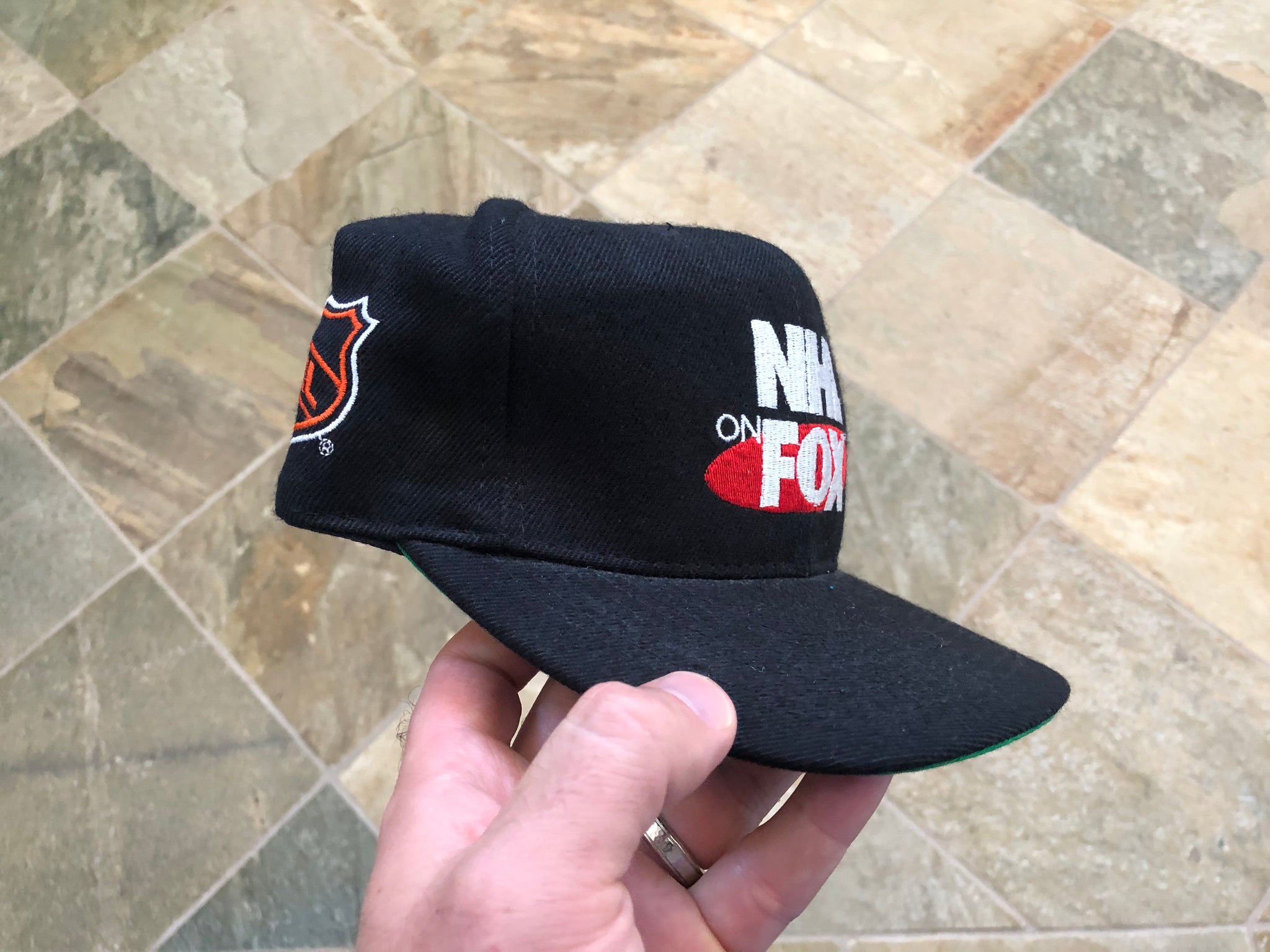 Vintage NHL Vancouver Canucks Snapback Cap Hat 90s Vintage Hockey NEW  Black/Red
