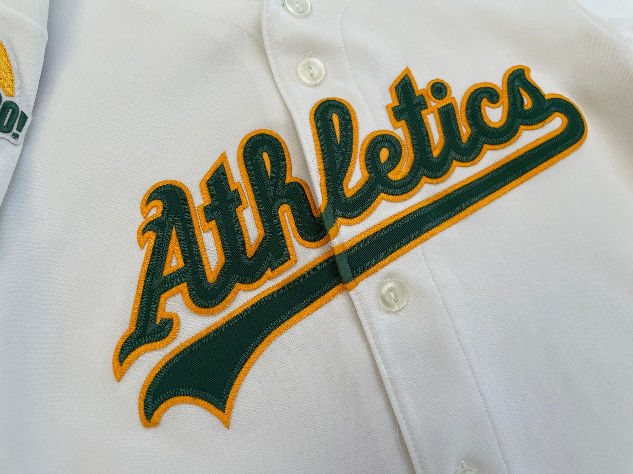 Vintage Majestic Oakland Athletics A's White Button Up Baseball Jersey Size  M