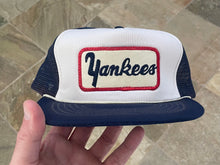 Load image into Gallery viewer, Vintage New York Yankees Snapback Baseball Hat