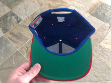 Load image into Gallery viewer, Vintage New York Giants Starter Tailsweep Snapback Football Hat