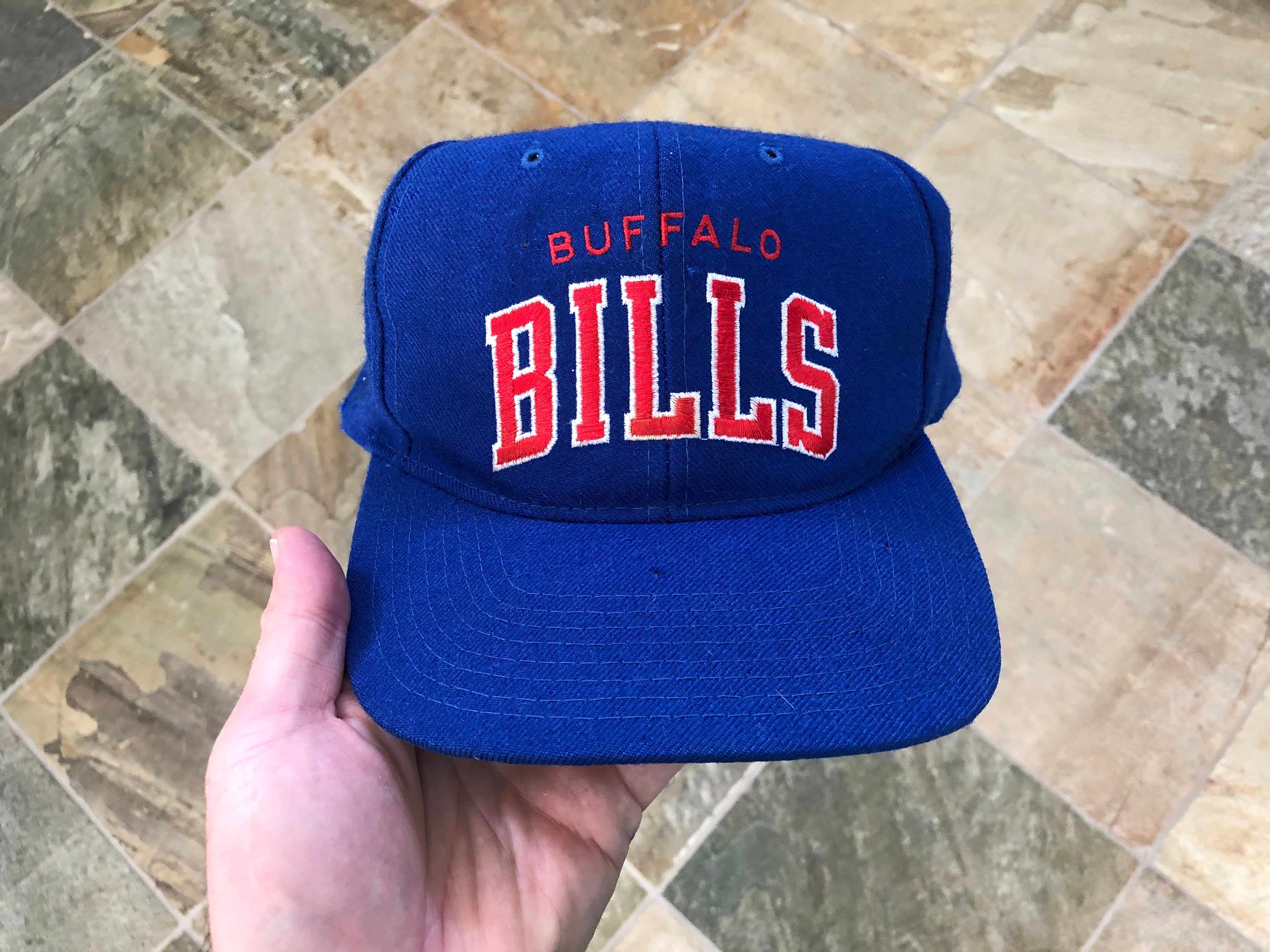 New Era 19TWENTY Bills Logo Dark Khaki Adjustable Hat | The  For Sale: Buffalo Bills Starter Hat - Preowned, Excellent Condition display picture 1