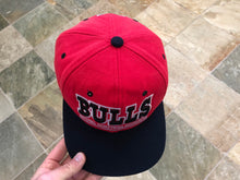 Load image into Gallery viewer, Vintage Chicago Bulls Pro Player Snapback Basketball Hat