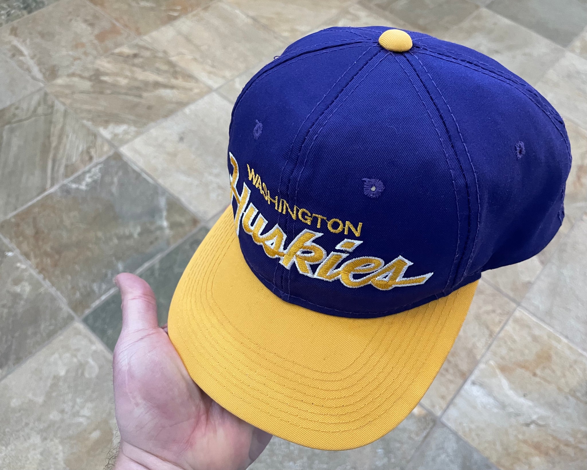 Vintage 1990s Sports Specialties NCAA University of Washington UW Udub  Huskies Velcro Hat for Sale in Tacoma, WA - OfferUp