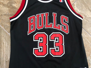 Vintage Chicago Bulls Scottie Pippen Champion Basketball Jersey, Size 44 Large