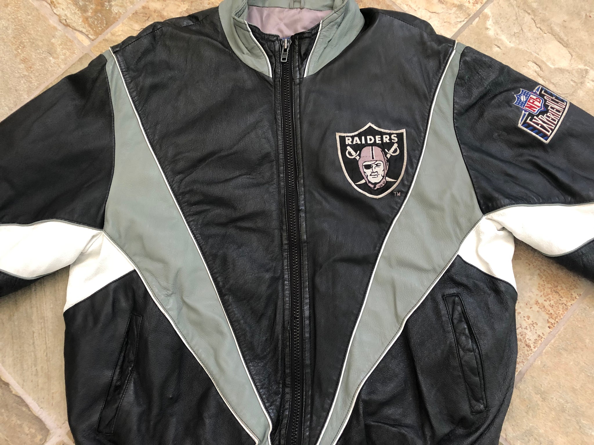 Vintage Starter NFL Raiders Pro Palyer Jacket 1990s Size XL Made in USA