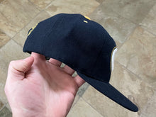 Load image into Gallery viewer, Vintage Green Bay Packers Drew Pearson Old English Snapback Football Hat