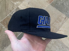 Load image into Gallery viewer, Vintage New York Giants Starter Snapback Football Hat