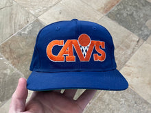 Load image into Gallery viewer, Vintage Cleveland Cavaliers Starter Snapback Basketball Hat