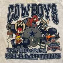 Load image into Gallery viewer, Vintage Dallas Cowboys 1992 Super Bowl Looney Tunes Football Tshirt, Size Large