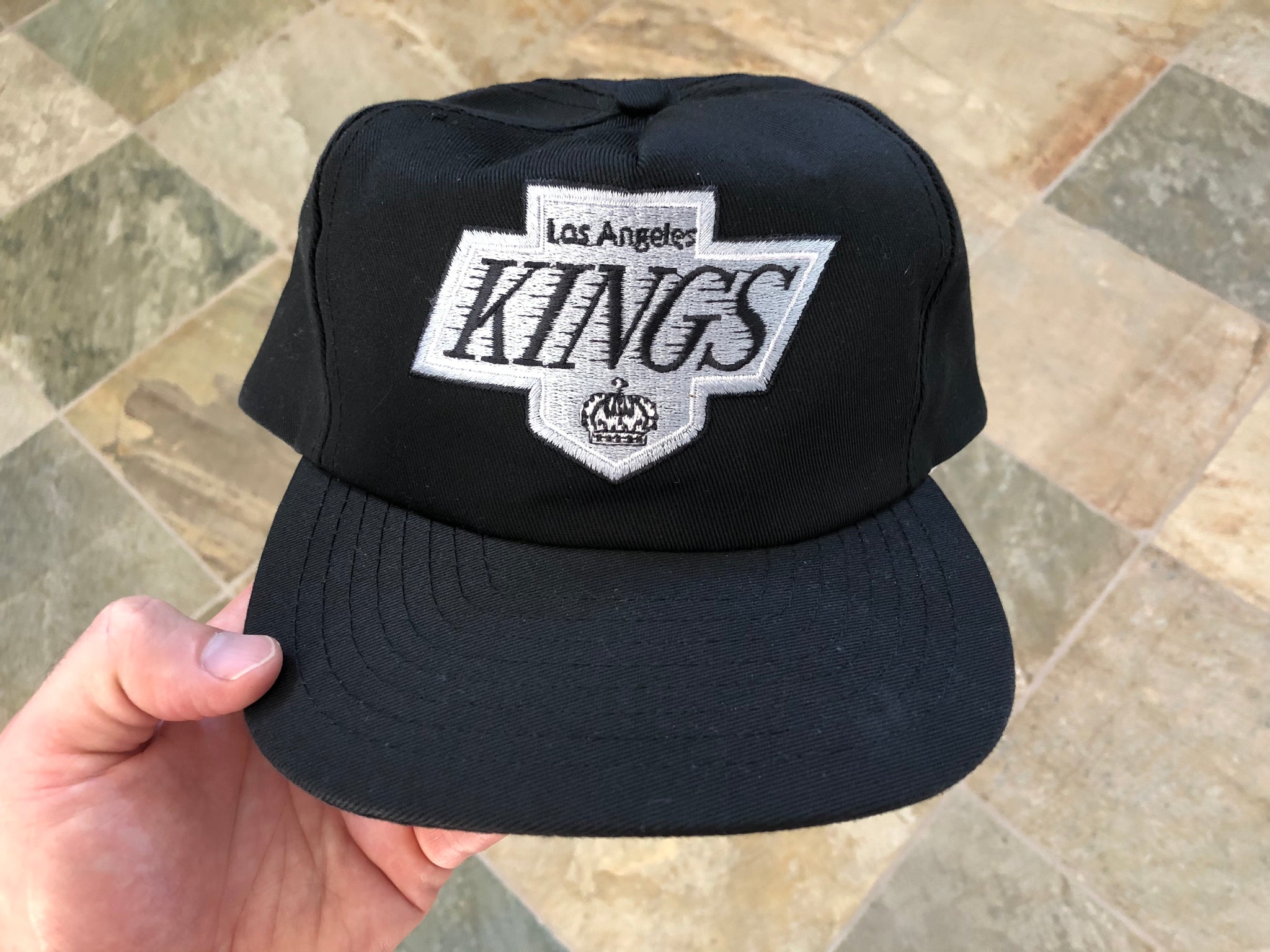 VINTAGE Los Angeles LA Kings Logo NHL Hockey Universal Black