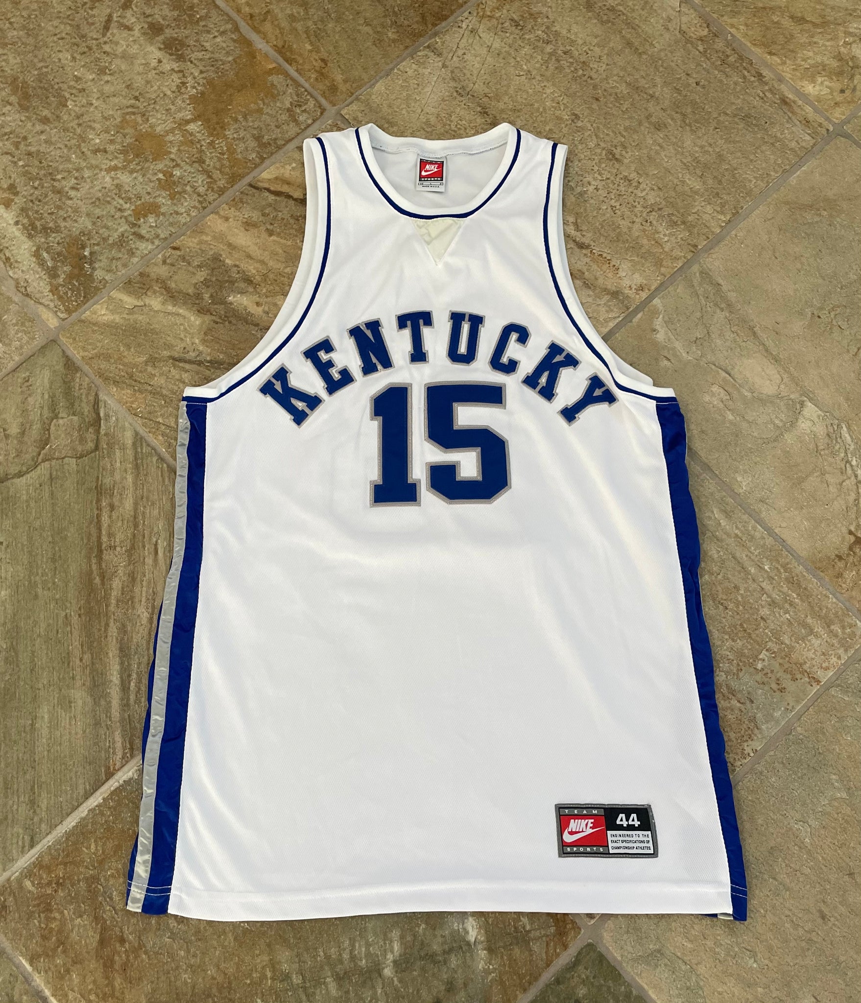 Kentucky Wildcats Authentic NCAA Basketball Jersey (Size XL)