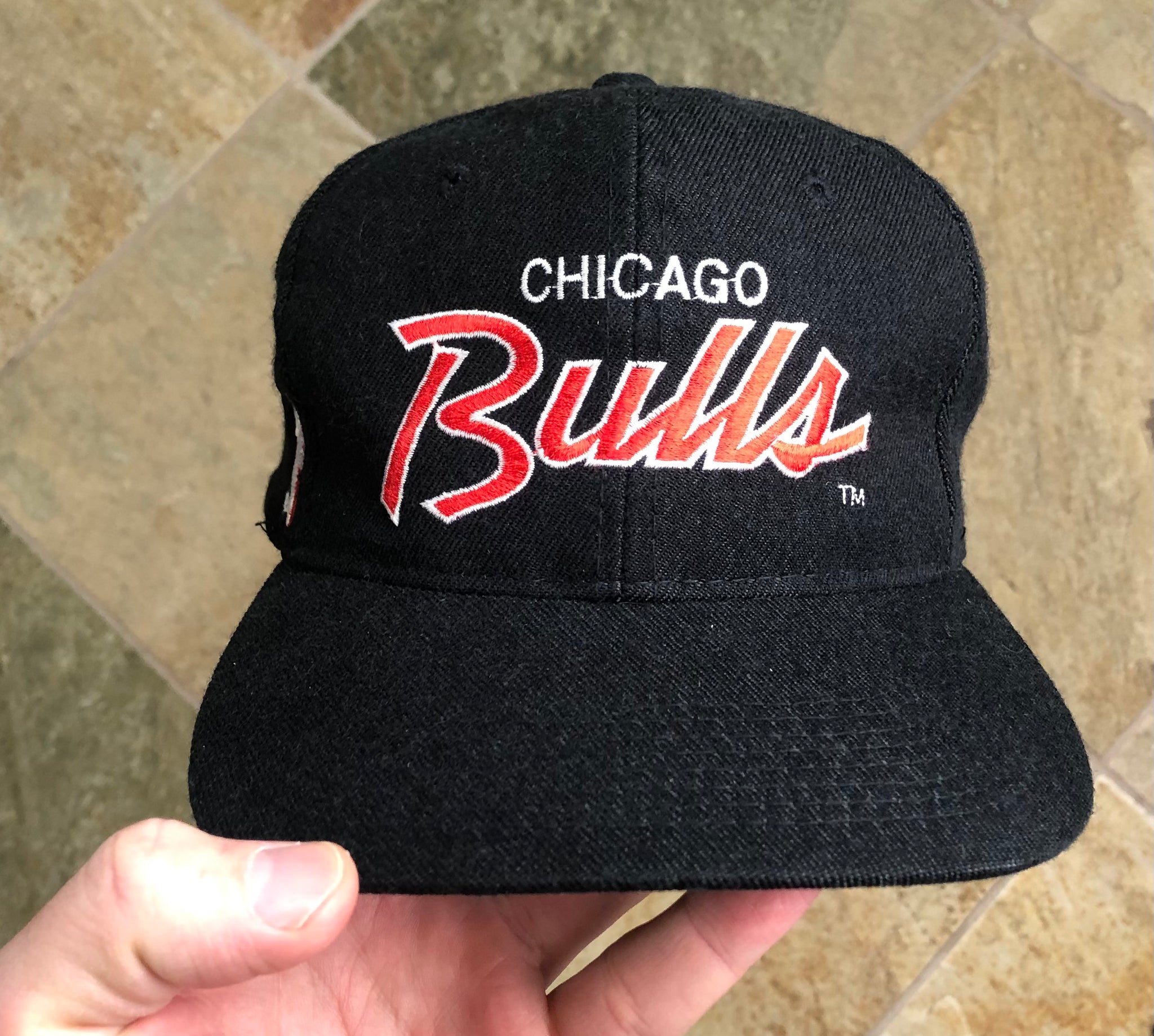 Chicago bulls script store hat