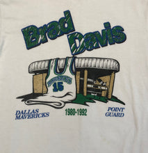 Load image into Gallery viewer, Vintage Dallas Mavericks Brad Davis Basketball Tshirt, Size Medium