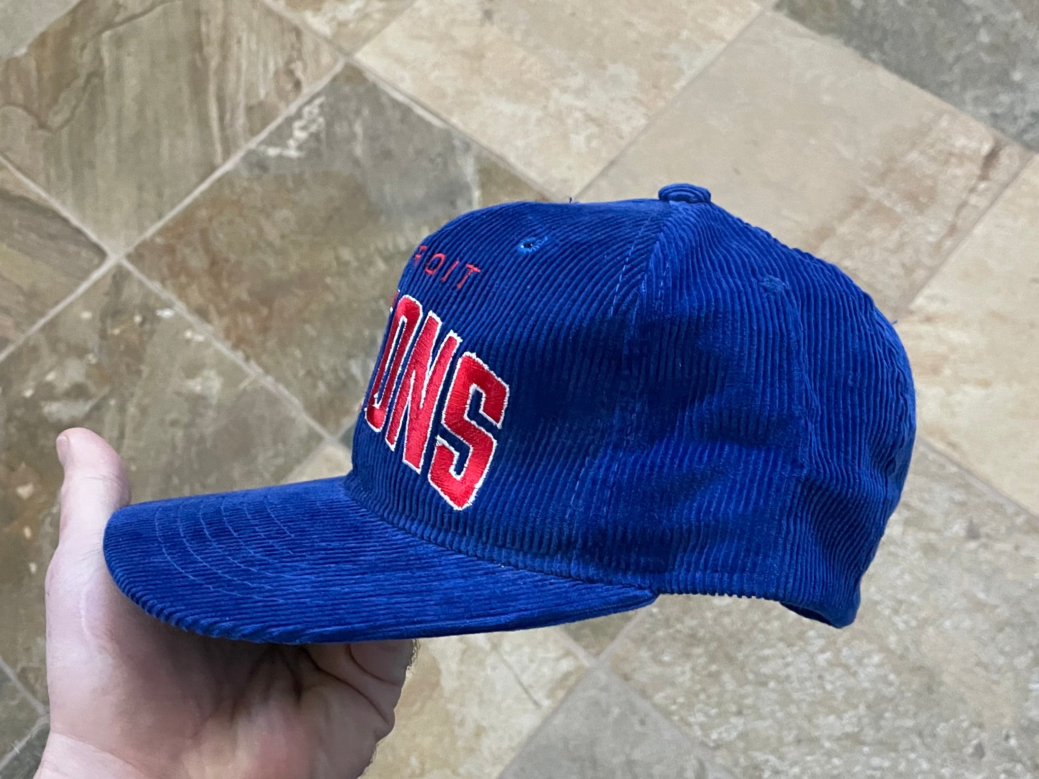 Vintage NCAA Detroit Pistons Starter Arch Corduroy Snapback Hat