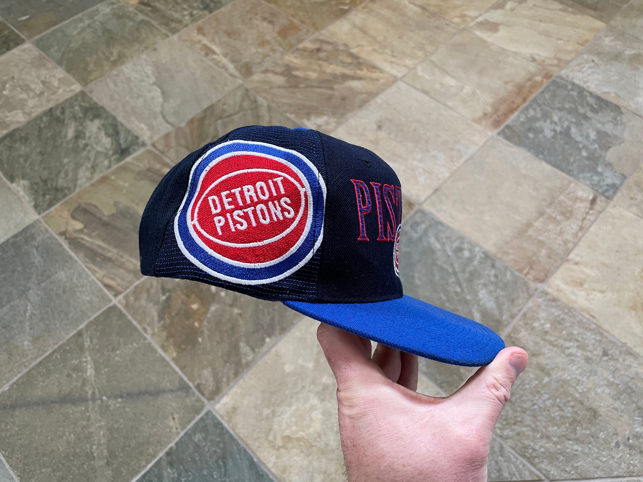 Vintage NWT NBA Detroit Pistons Sports Specialties Laser Snapback Hat – 🎅  Bad Santa