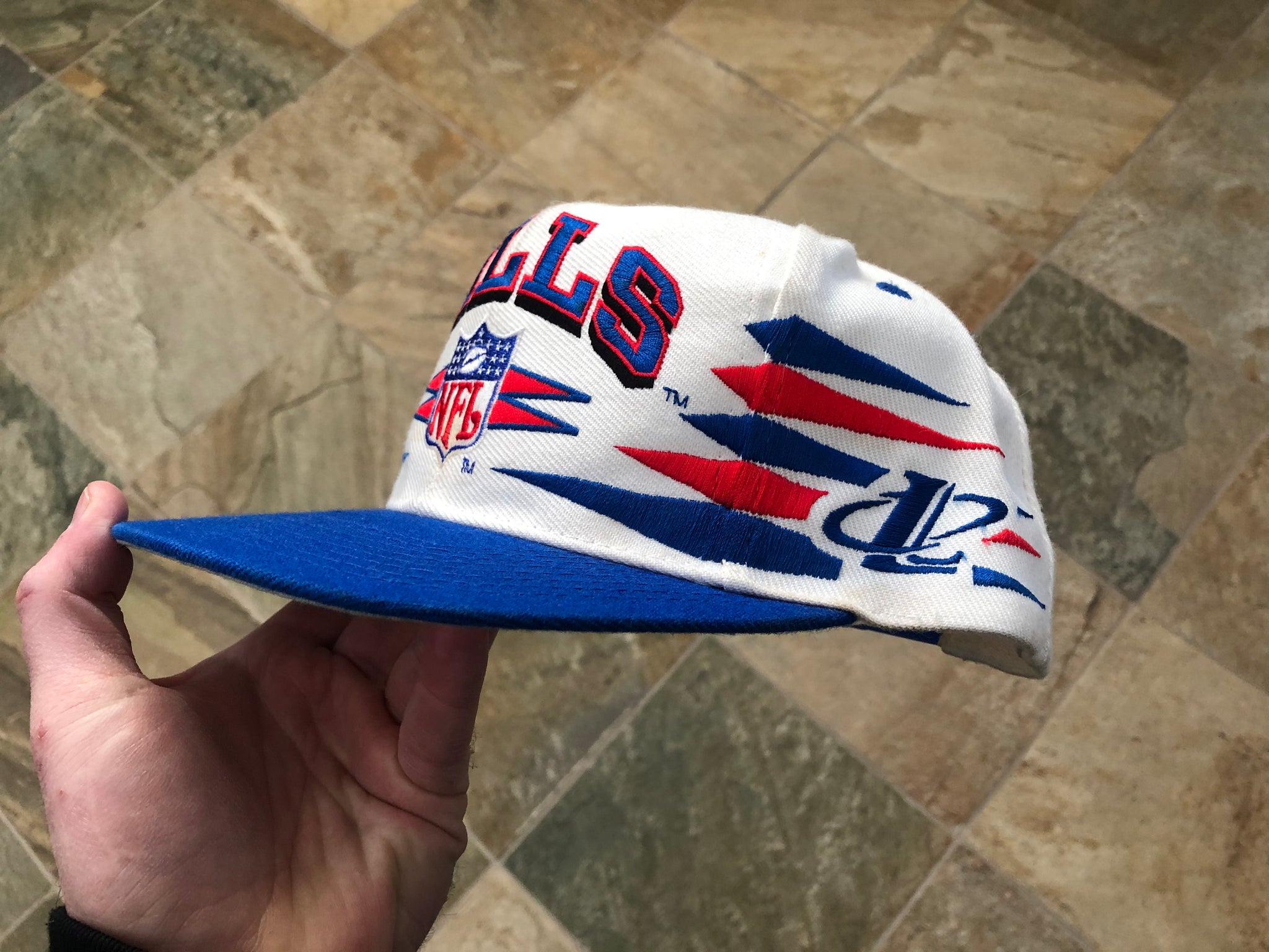 Vintage 1990s Buffalo Bills NFL Logo Athletic Diamond Snap Back