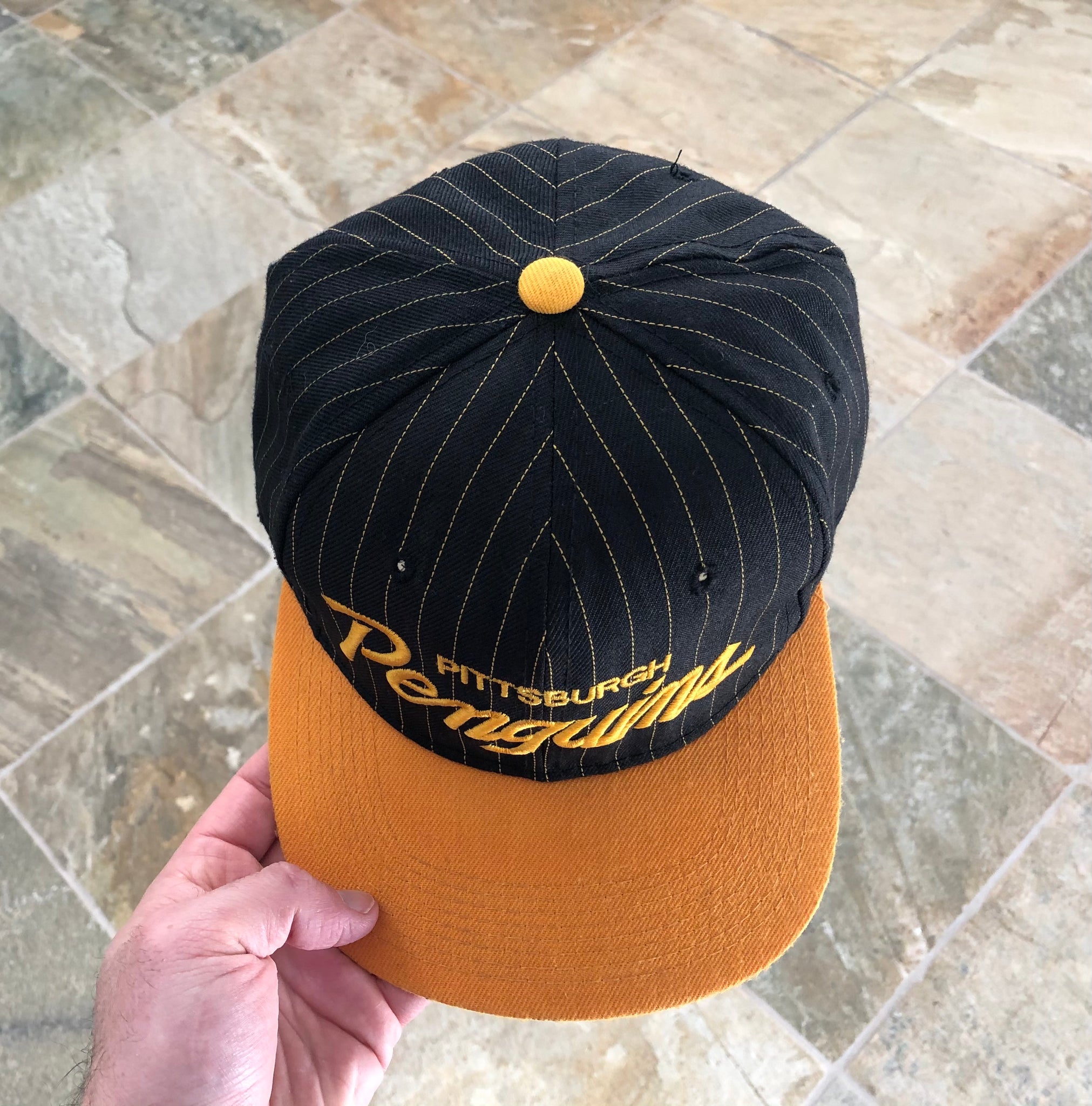 Vintage Sports Specialties The Pro NHL Pittsburgh Penguins Script Snapback  Hat
