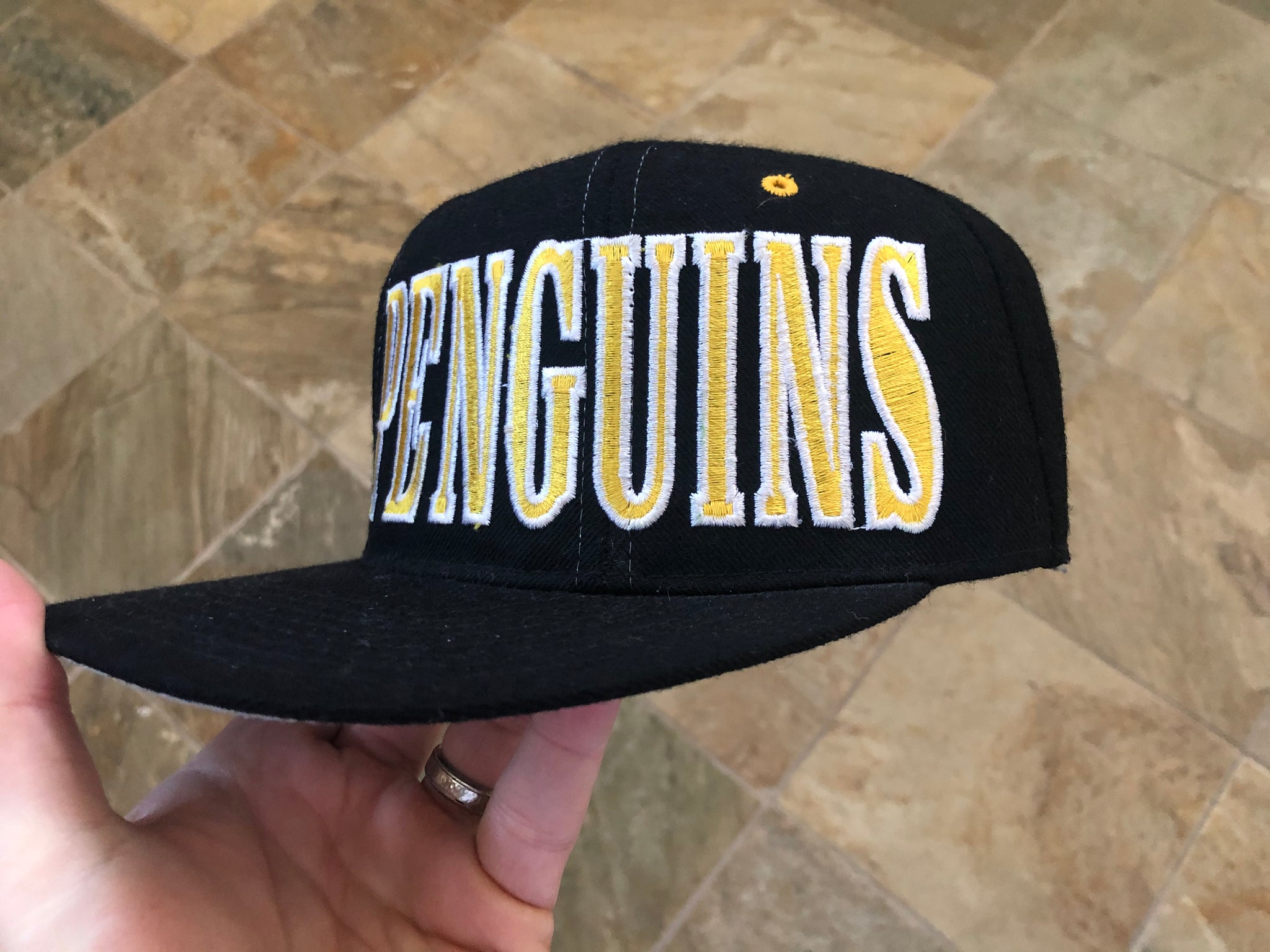 Pittsburgh Penguins Flex Fit Hat NHL Old Time Hockey hat Navy with  pinstripes