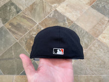 Load image into Gallery viewer, Vintage San Francisco Giants New Era Pro Fitted Baseball Hat, Size 7 1/2