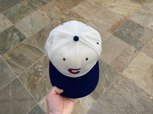 Load image into Gallery viewer, Vintage Chicago Cubs New Era Pro Fitted Baseball Hat, Size 7 5/8