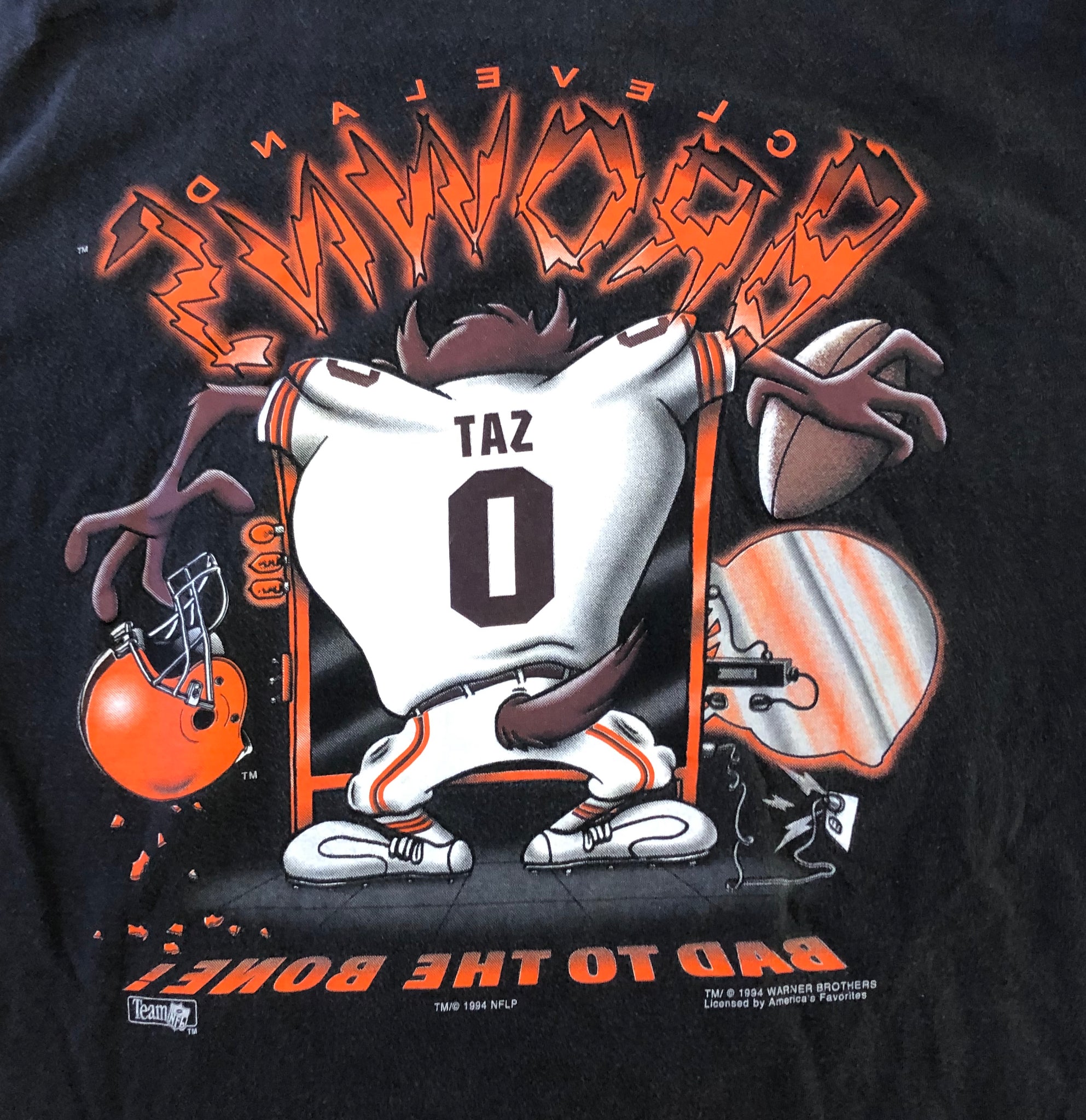 Vintage Cleveland Browns Taz Looney Tunes Football Tshirt, Size Large –  Stuck In The 90s Sports