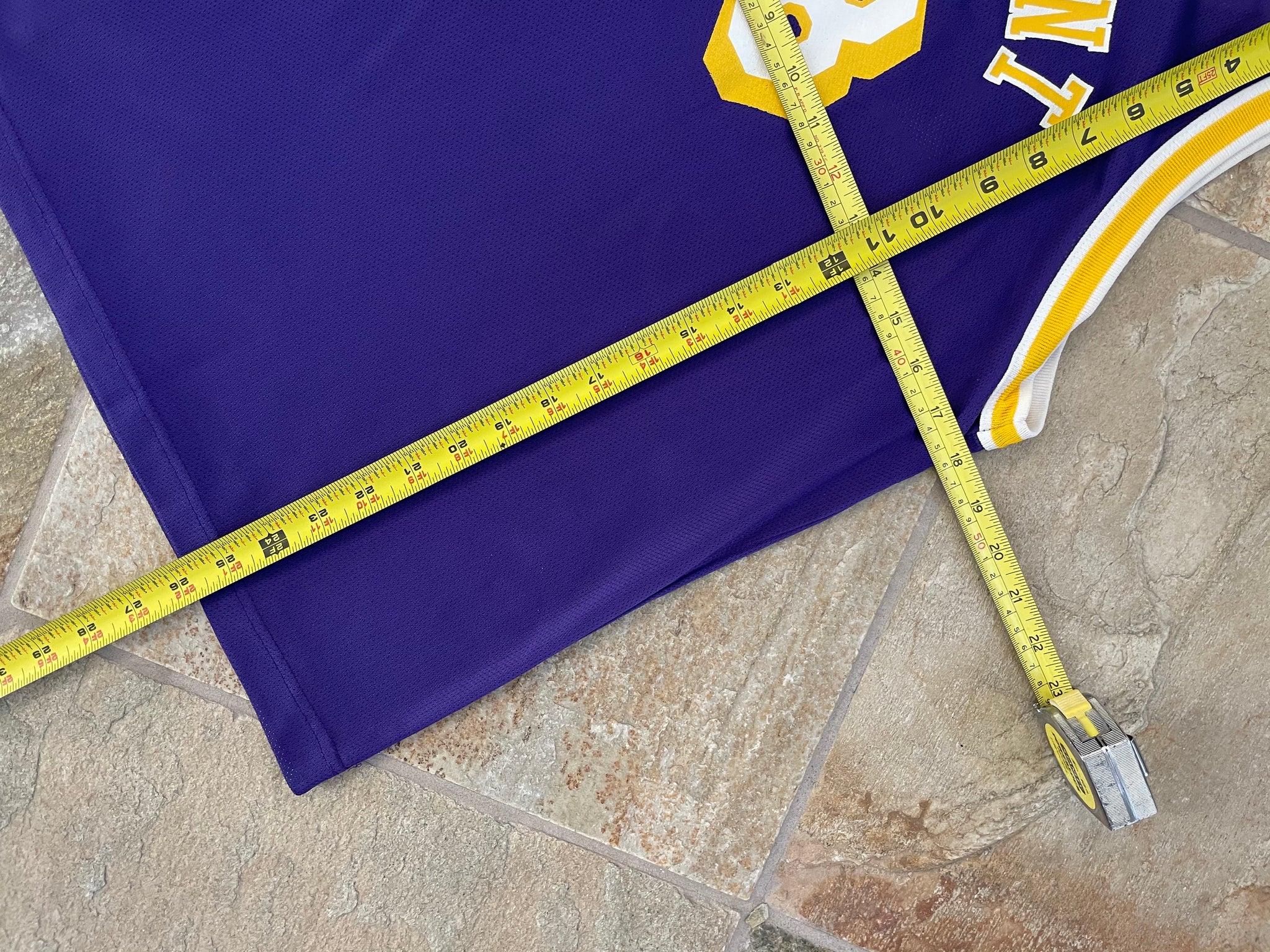 Vintage Los Angeles Lakers Kobe Bryant Champion Basketball Jersey, Siz –  Stuck In The 90s Sports