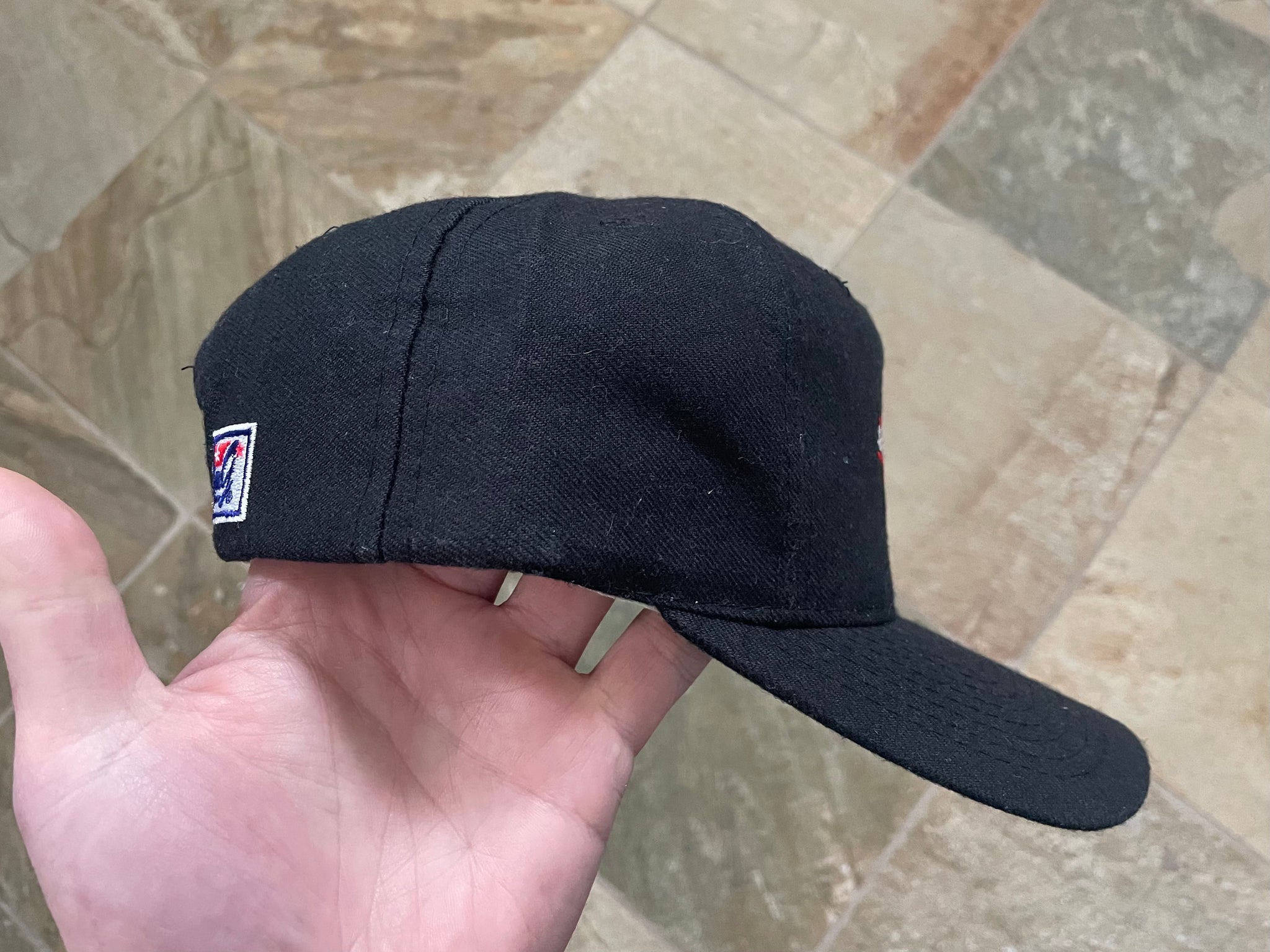90's Buffalo Sabres Goat Head Logo 7 NHL Snapback Hat – Rare VNTG