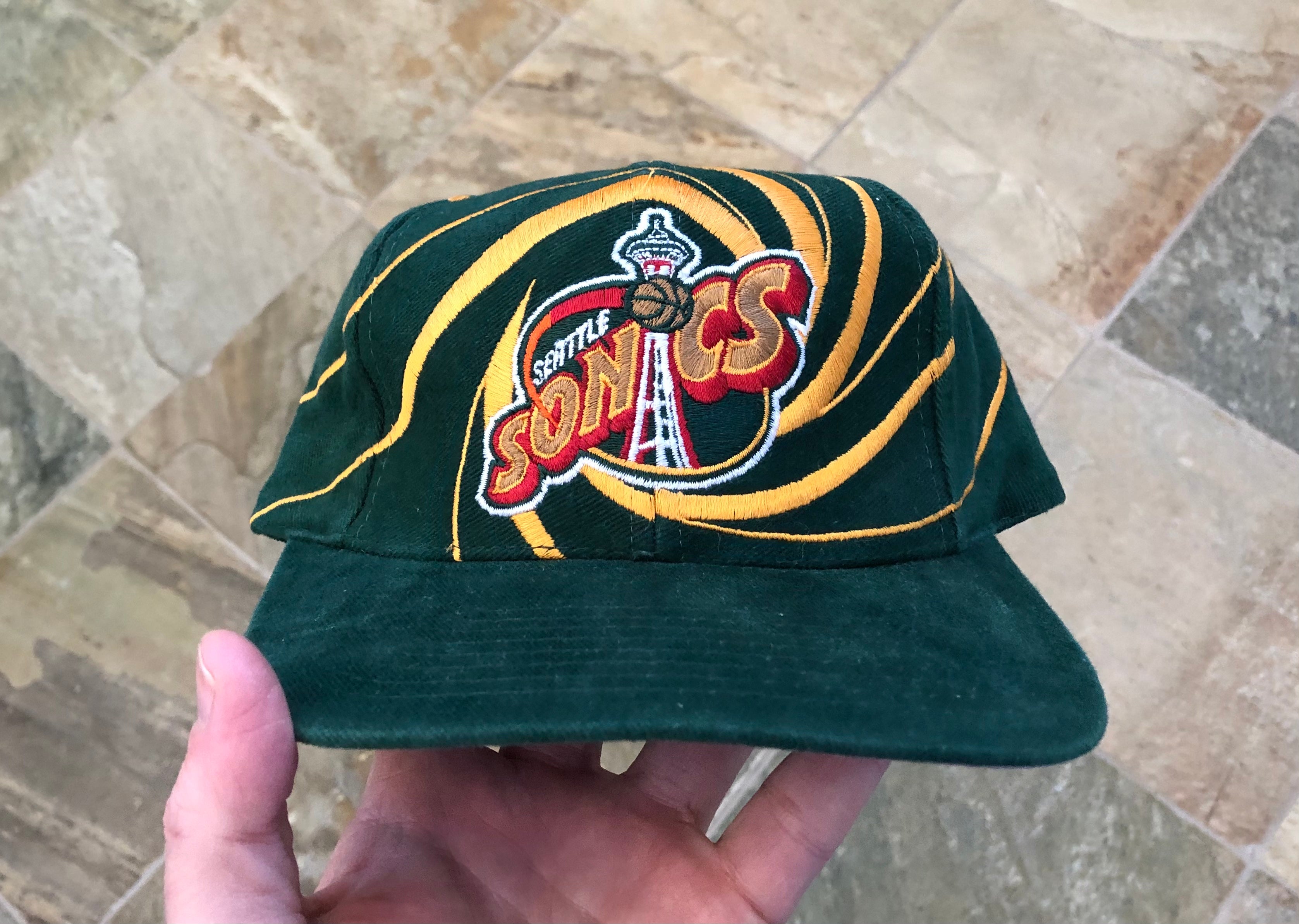 【激安通販 オンラインショップ】 Seattle Vintage SuperSonics Snapback Swirl Pearson Drew 帽子