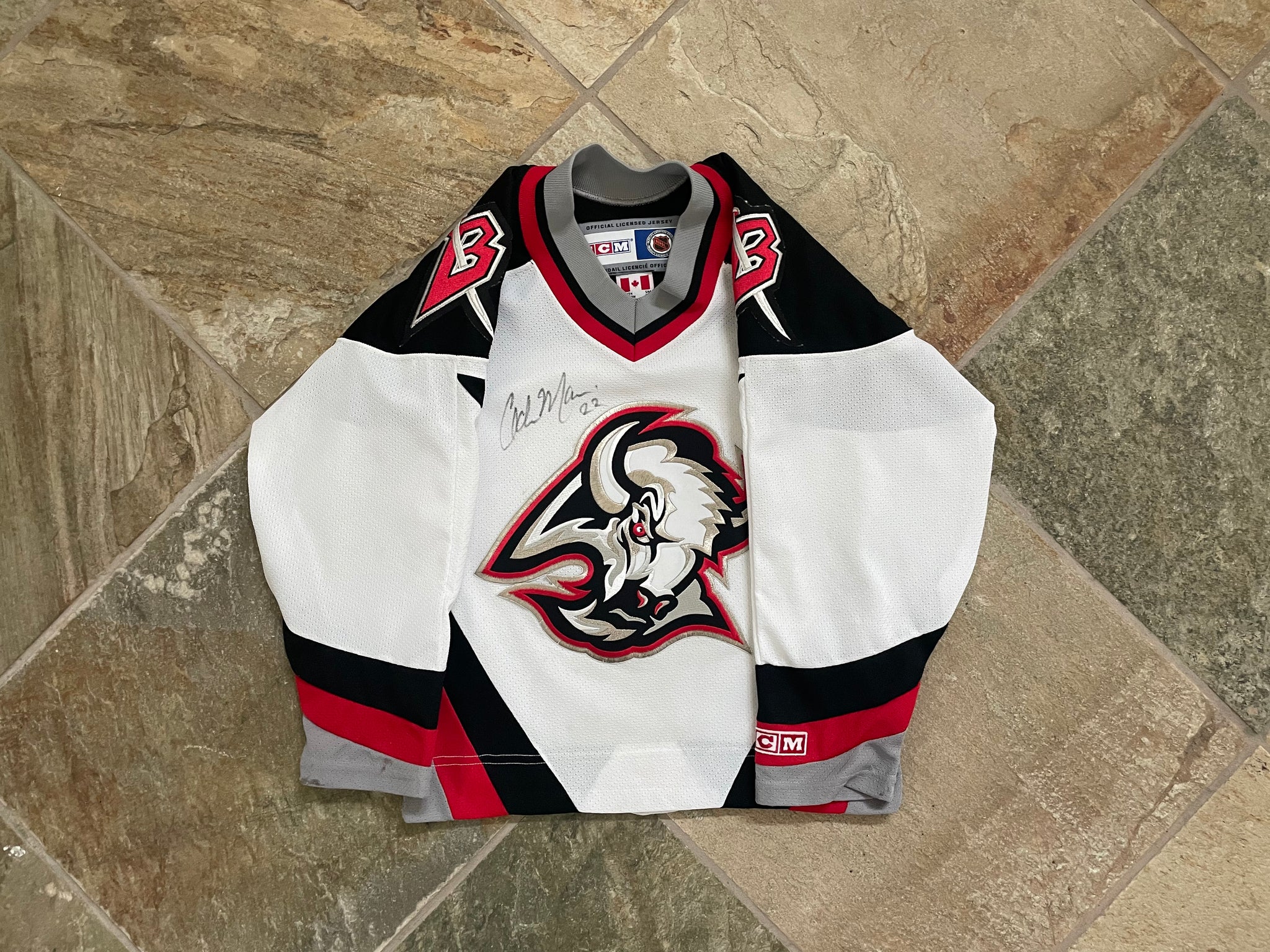 Customized 1990's Buffalo Sabres Home CCM NHL Throwback Jersey