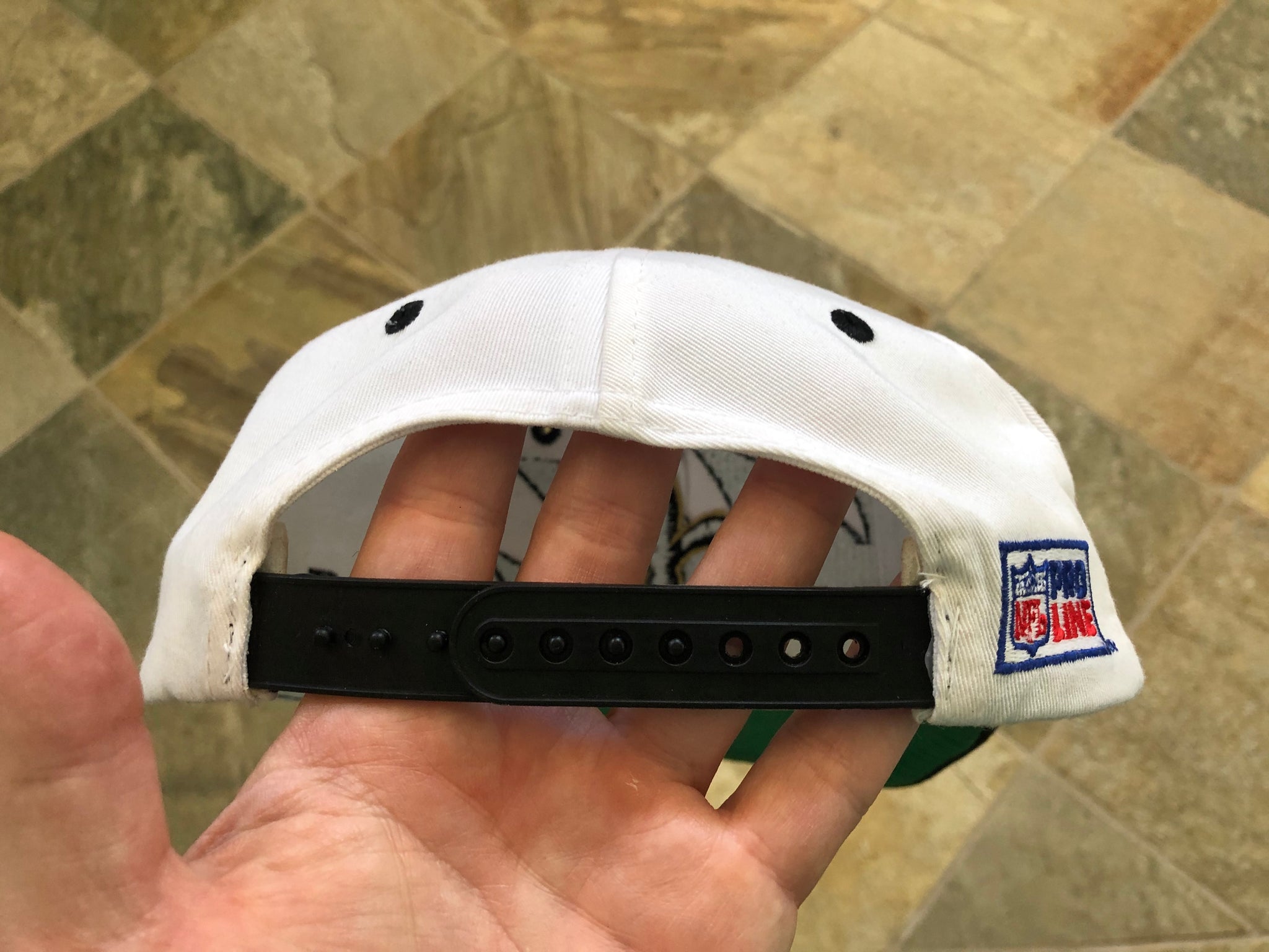 Vintage New Orleans Saints Logo Athletic Sharktooth Snapback Football –  Stuck In The 90s Sports