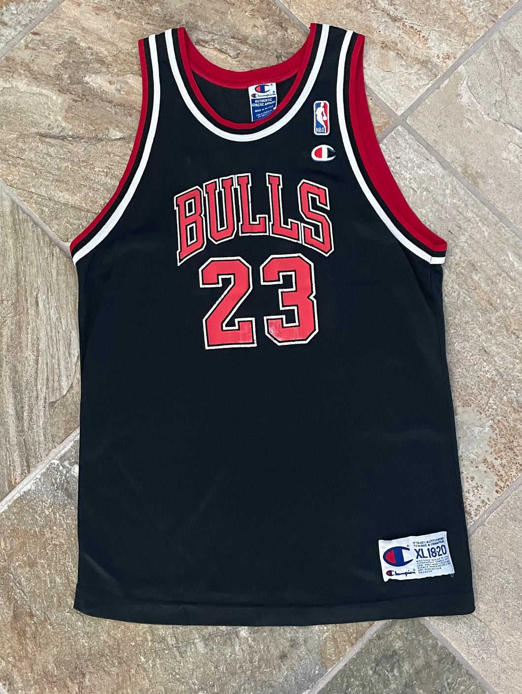 Chicago Bulls Michael Jordan Jersey 23 Red XL 18-20 Vintage 90's Youth