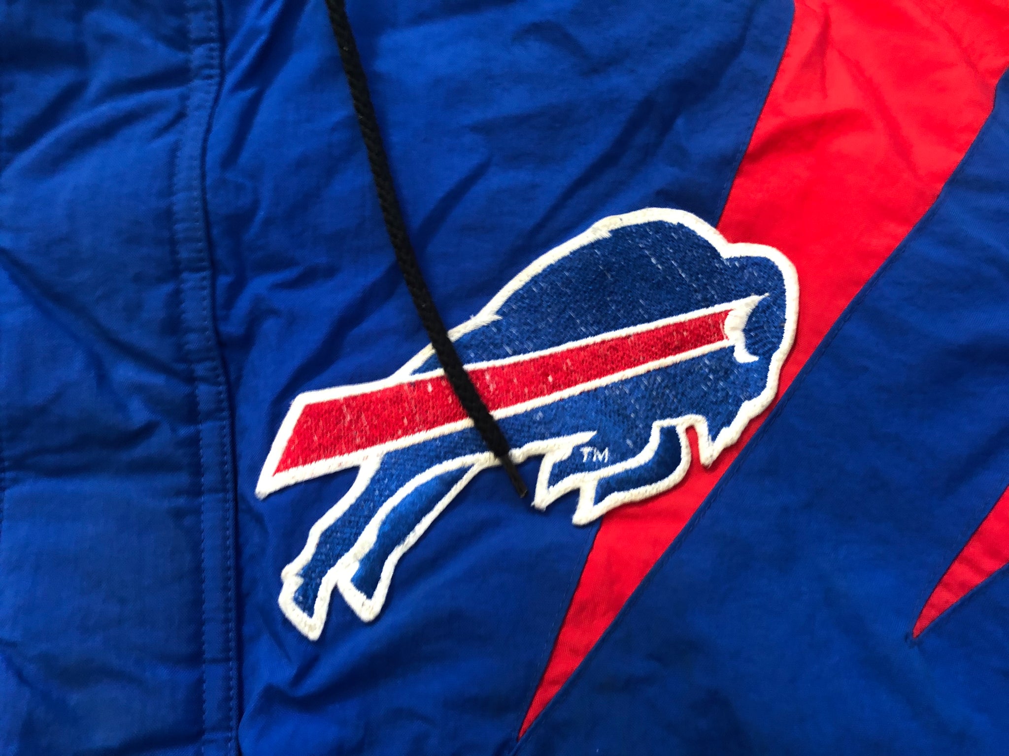 Buffalo Bills Hooded NFL Vintage 90's Mens Nylon ProLine by ApexOne Sp –  American Vintage Clothing Co.