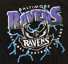 Load image into Gallery viewer, Vintage Baltimore Ravens Football Tshirt, Size Large