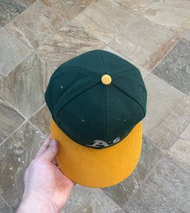 Vintage Oakland Athletics New Era Pro Fitted Baseball Hat, Size 7 1/4