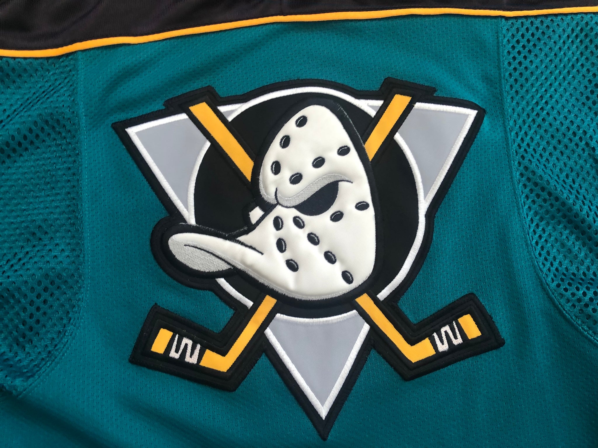 Vintage Starter Anaheim Ducks NHL Hockey Jersey