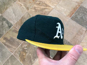 Vintage Oakland Athletics Starter Snapback Baseball Hat