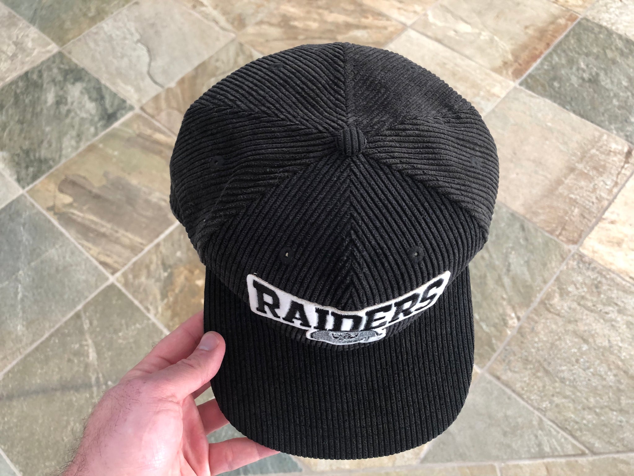 Oakland Raiders New Era Heritage Series Corduroy Snapback Football