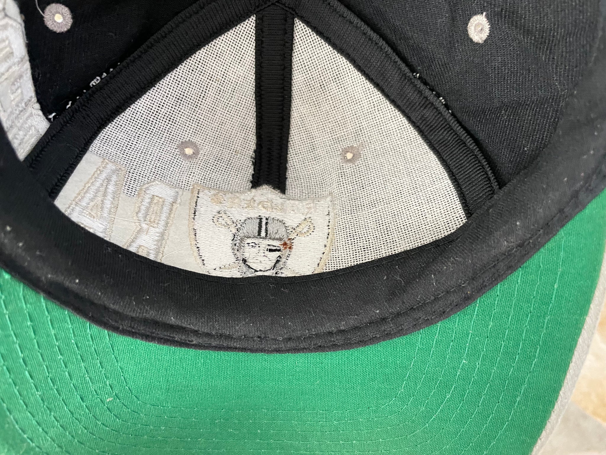 Vintage Oakland Raiders Apex One Snapback Football Hat – Stuck In