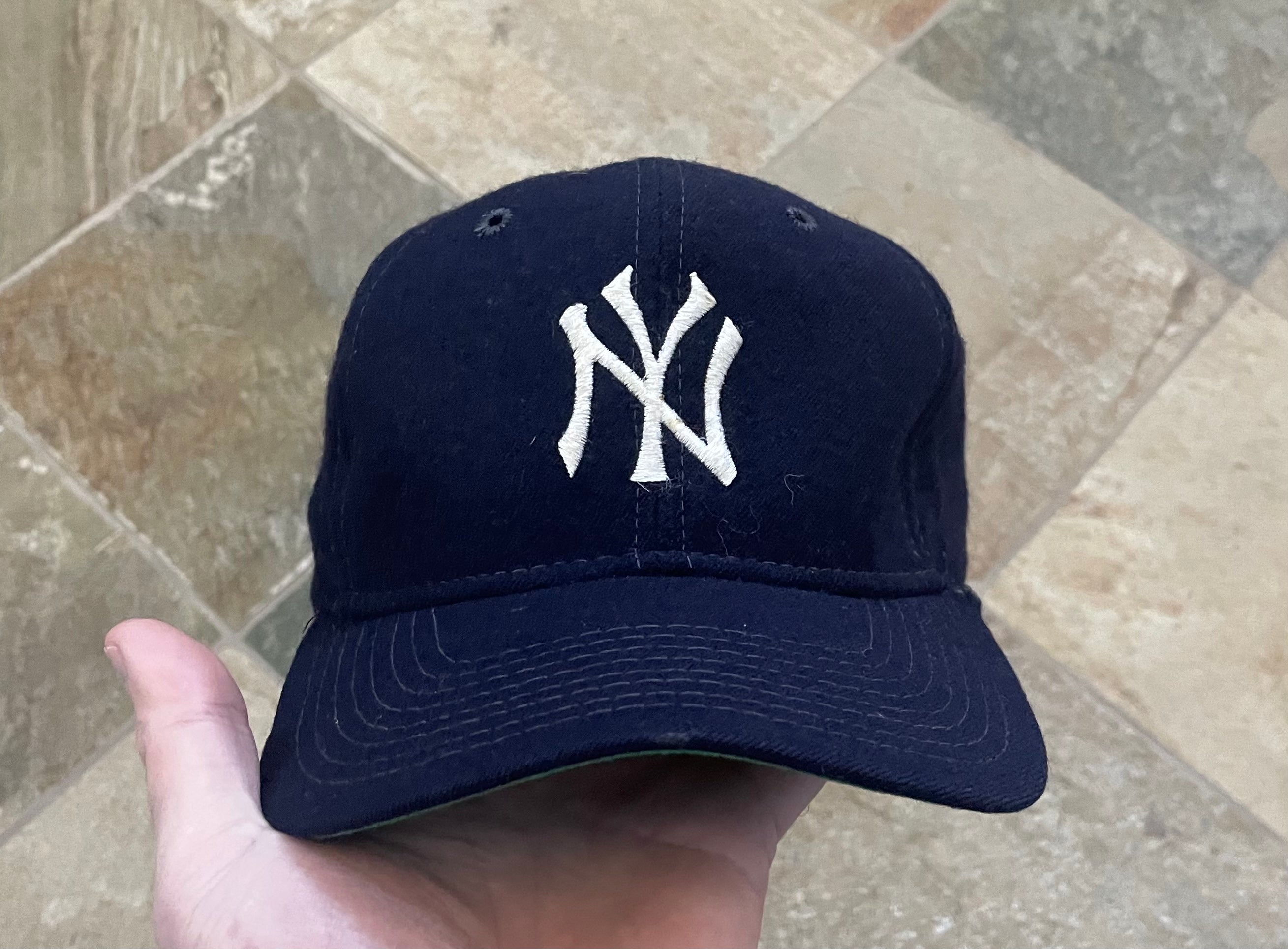 Vintage New York Yankees Sports Specialties Snapback Baseball Hat – Stuck  In The 90s Sports