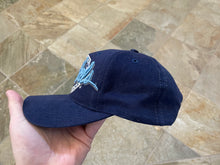 Load image into Gallery viewer, Vintage North Carolina UNC Tar Heels The Game Circle Logo Snapback College Hat